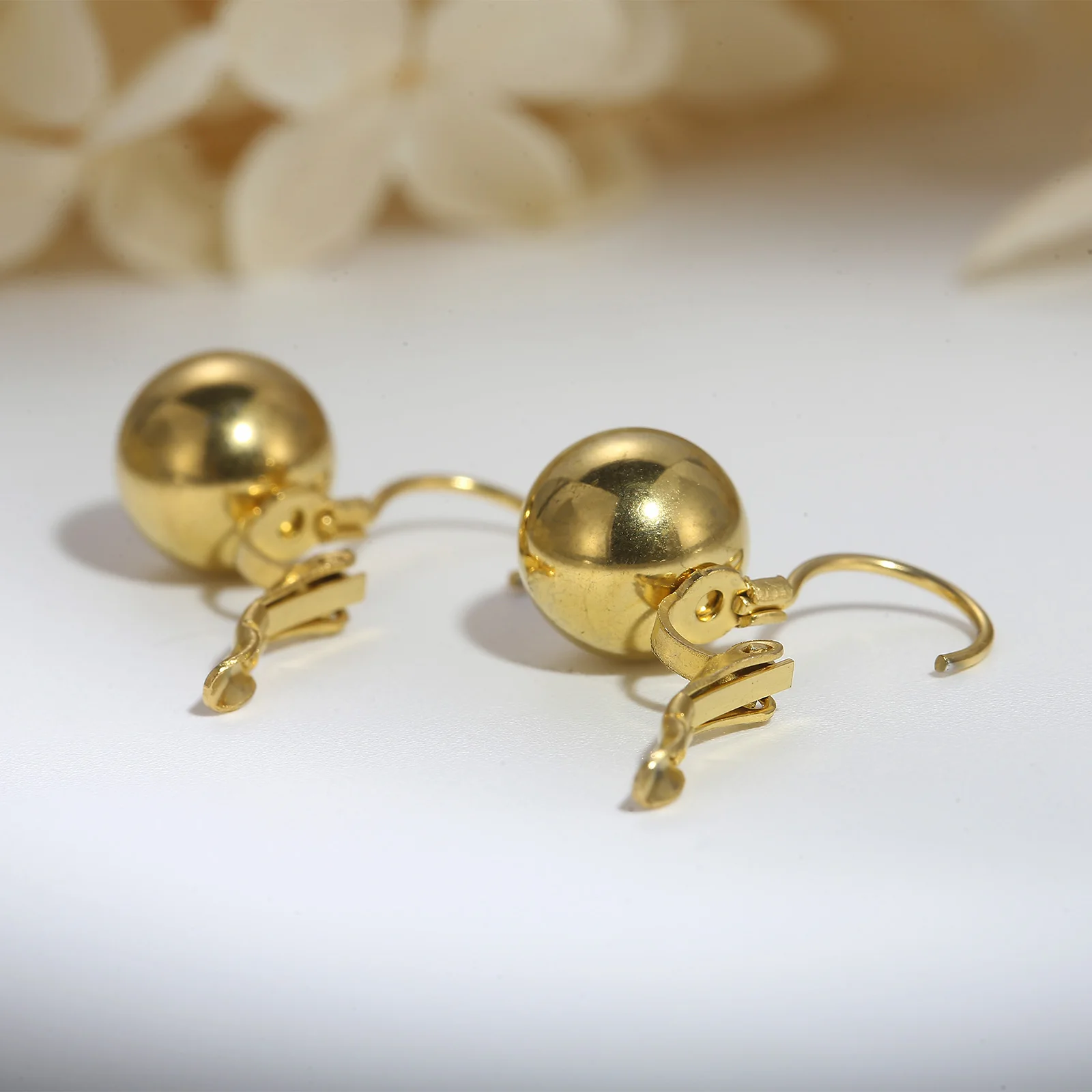 Large Gold Ball Earrings,,12mm Gold Ball Studs, Ball Studs, Gold Studs,  Gumball Earrings, Every Day Earring, Modern Earrings - Etsy