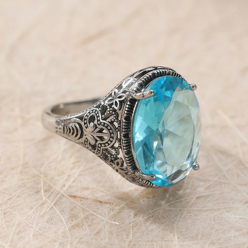 Dazzling Silver Inlaid Sea Blue CZ Women's Ring - Elegant Geometry Daily Wear Party Jewelry