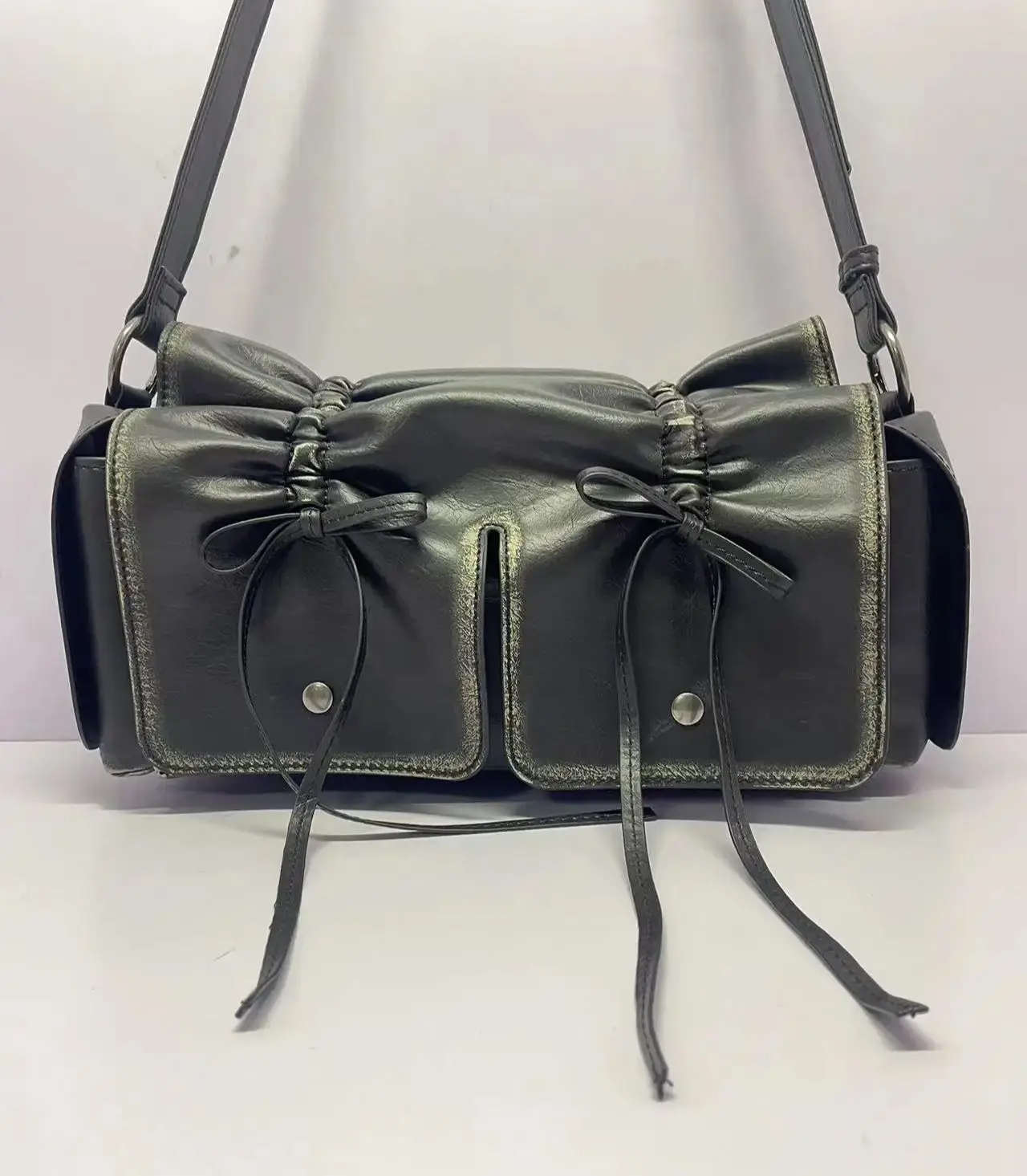 

2024 Hot-selling Popular Bow-tie Hot Girl Armpit Bag Wasteland Style Dark Versatile Pleated Bag Niche Drawstring Shoulder Bag