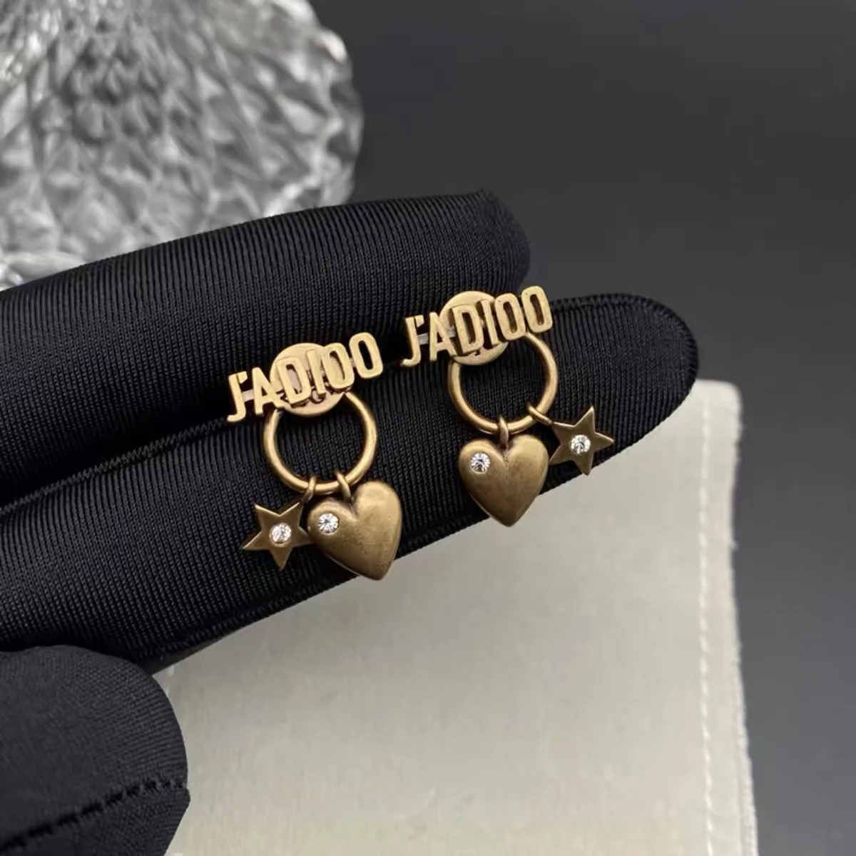 2024 Fashionable Classic Copper Alloy 24K gold Plated Earring Nail or Drops High sense Anti-Allergy post Vintage Niche Jewelry