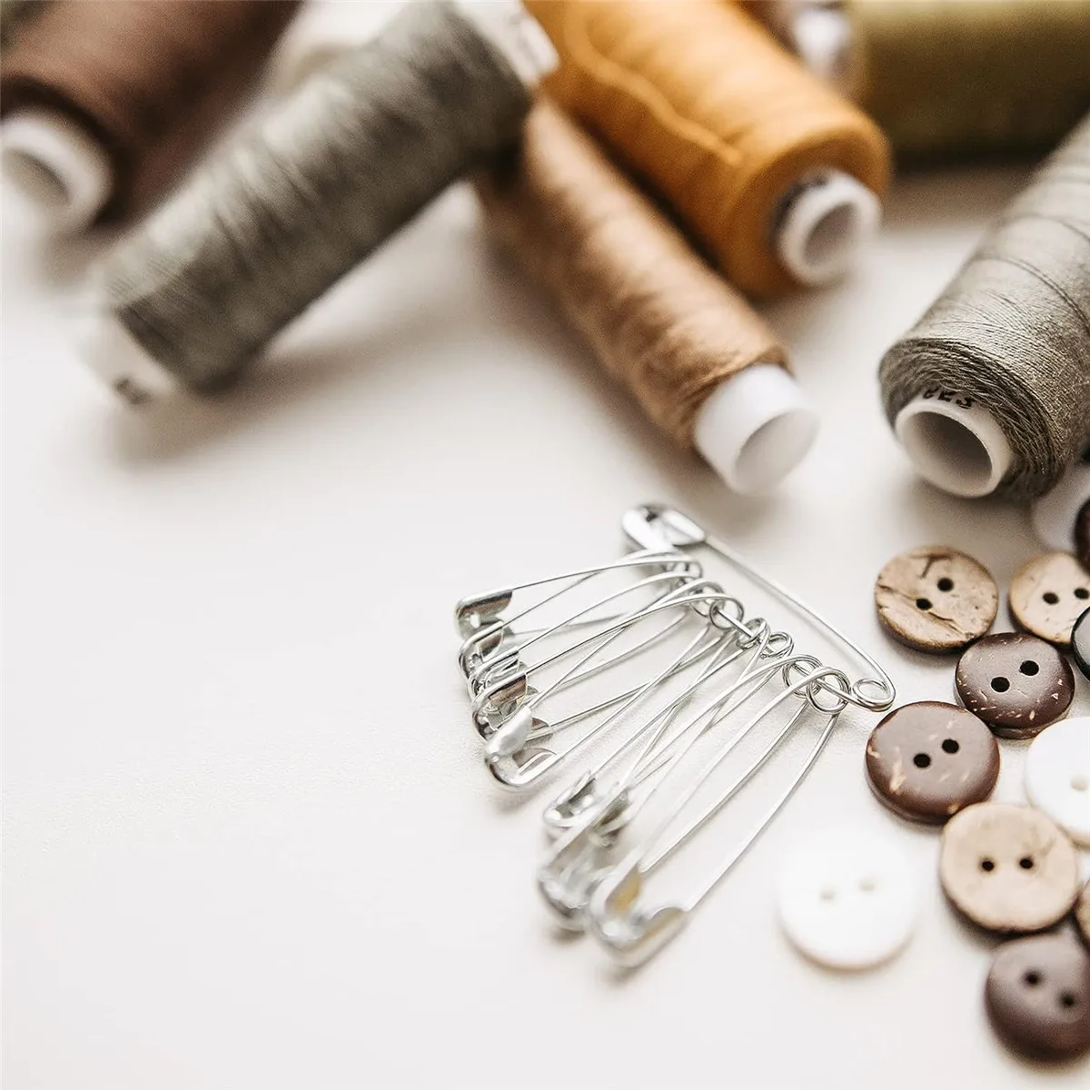 Sewing Pins 260Pcs Safety Pins Assorted Size Large Small Clothes Sewing