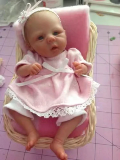 Mini muñeca Reborn de silicona para niños, muñeco pequeño de 7 , Micro  Preemie, antiestrés - AliExpress