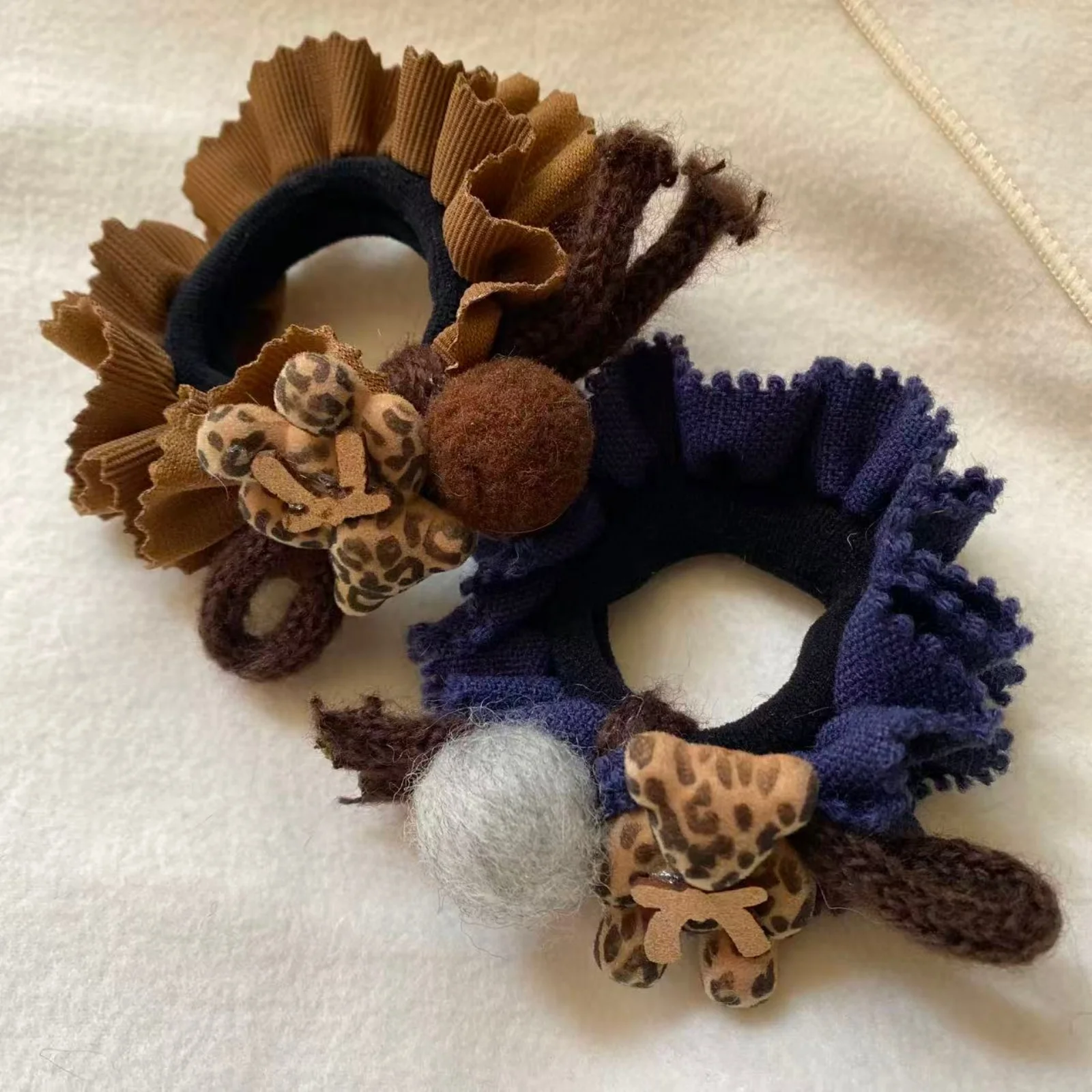 1PC Leopard Print Scrunchies, Brown Navy Hair Ties, Fuzzy Pom-pom Hair Accessories, Ruffled Fabric Elastic Hair Bands