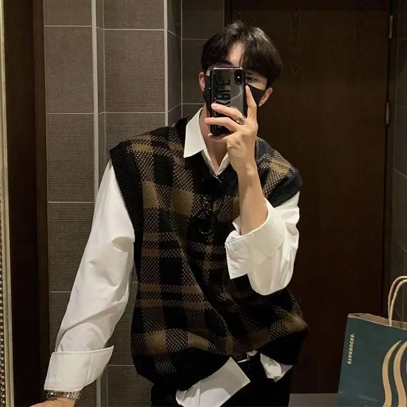

Men's Clothing Waistcoat Sleeveless Knit Sweater Male Vest Plaid Black V Neck Elegant Mode Japanese Retro Old Korean Fashion X A