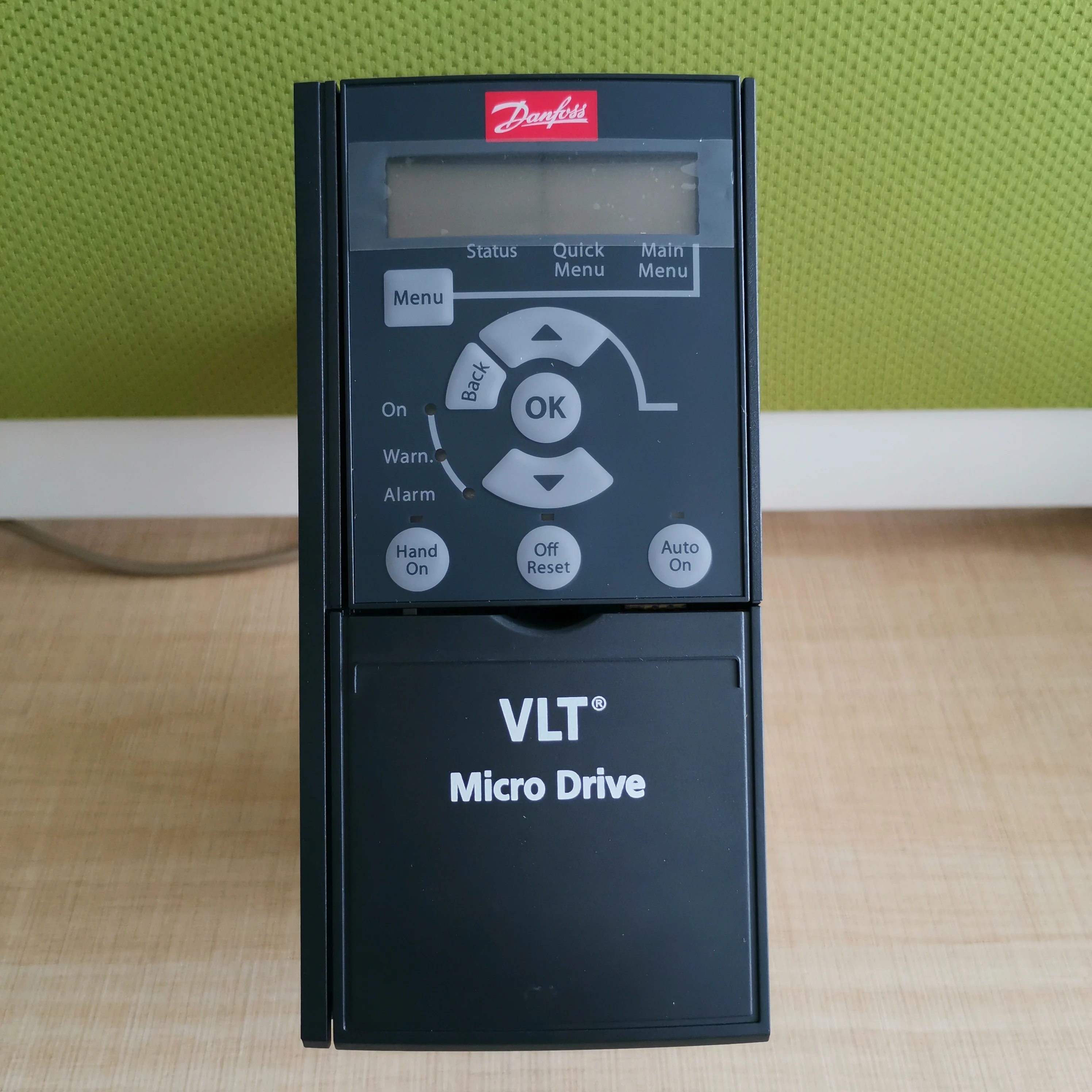

Vlt Micro Drive кВт л.с. 3 фазы AC380-480V 132f0028 Vfd