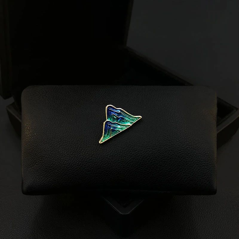 Mountain Brooch Men and Women Suit Neckline Collar Pin National Style Corsage Accessories Anti-Exposure Buckle Jewelry Gift 5611