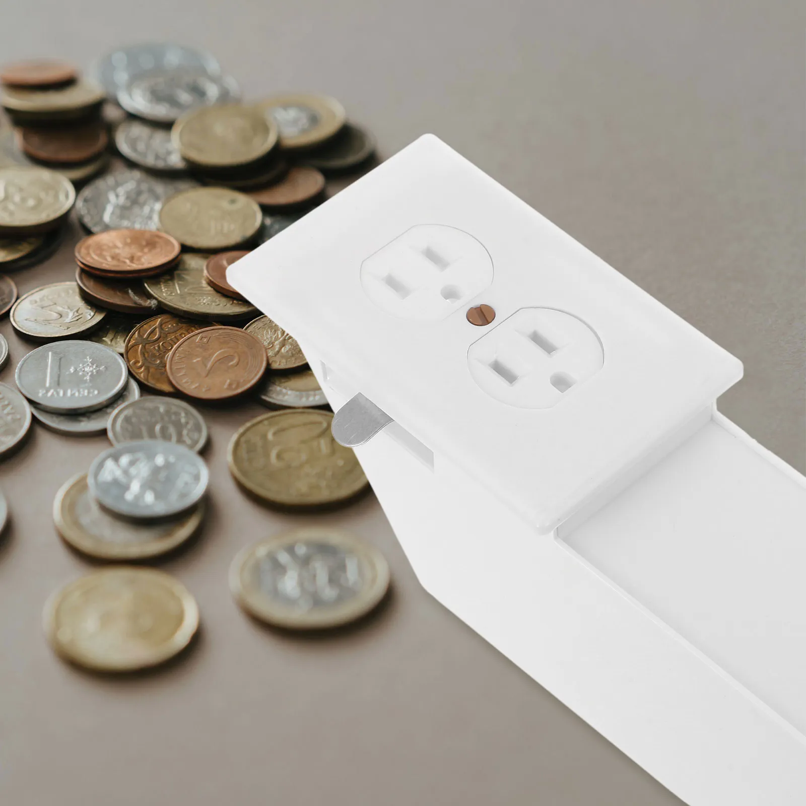창의적인 시뮬레이션 소켓 키 케이스 다기능 숨김형 벽면 콘센트 금고 대용량 키 보관함 가짜 소켓 현금 보관함