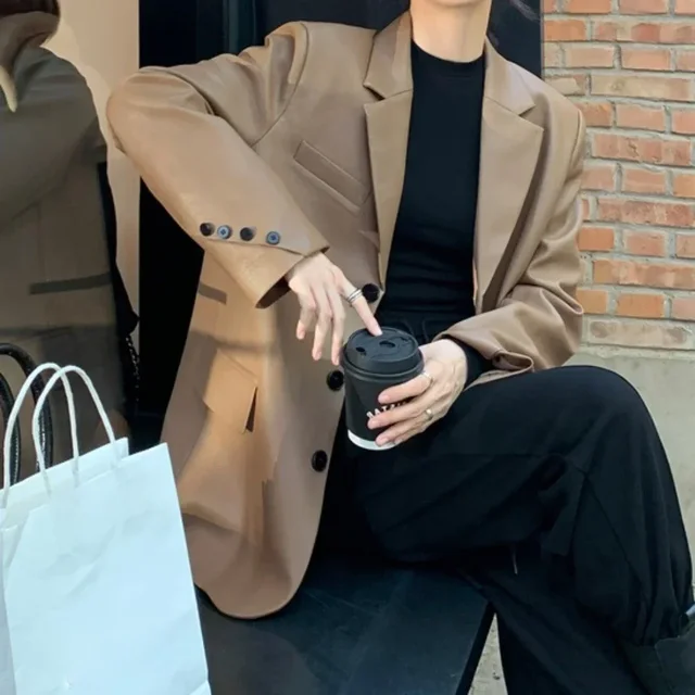 가을과 겨울을 위한 스타일리시하고 기능적인 여성용 원피스 PU 가죽 재킷