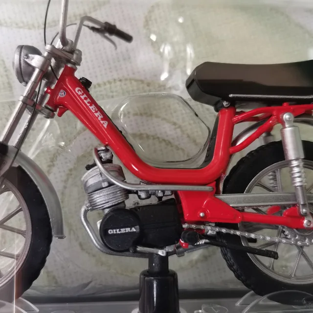 Cyclomoteur Gilera Eco Rouge 1980 1/18 Atlas Ahmsm033 49cc 49cm3