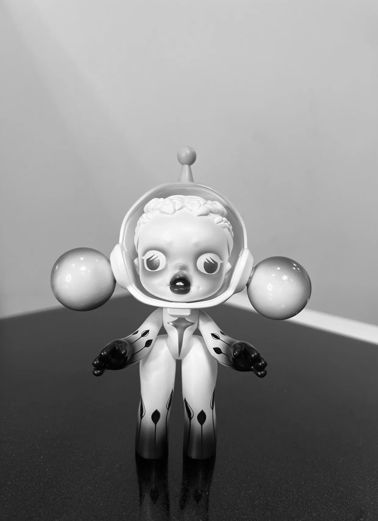 Рисунок 5 - Оригинальная кукла наблюдения SKULLPANDA
