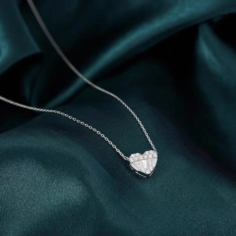 

Korean version of light luxury mini all-match love necklace female simple sweet full diamond heart delicate collarbone chain