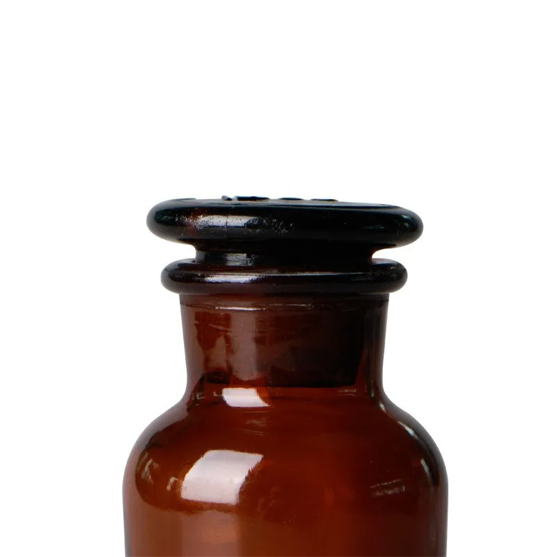 Brown Jars, Frosted Glass Stoppers, Sealed Glass Bottles, Laboratory Equipment, Various Sizes