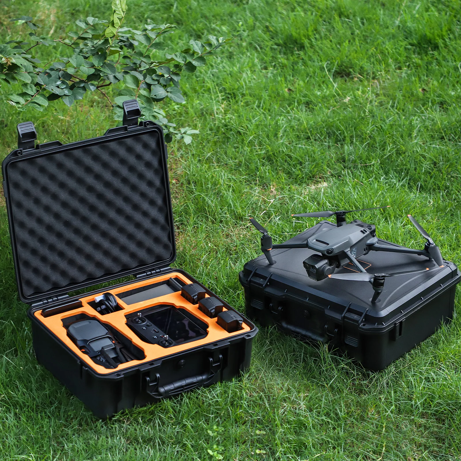 Étui antichoc pour DJI Mavic 3 Classic ouvert, montrant les compartiments intérieurs