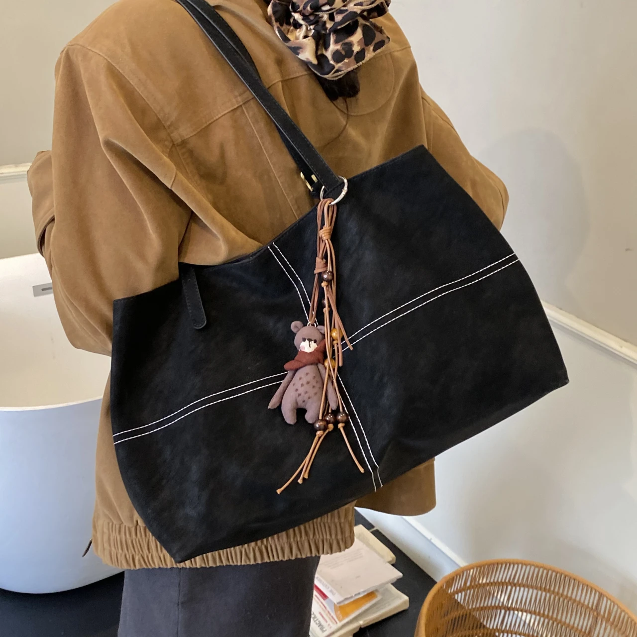 Damen Lederhandtasche Mode Herbst Winter Big Boston Tote Weiche Matte Wildleder Tasche Dame Designer Umhängetasche Reise Sac A Main – Detail 5