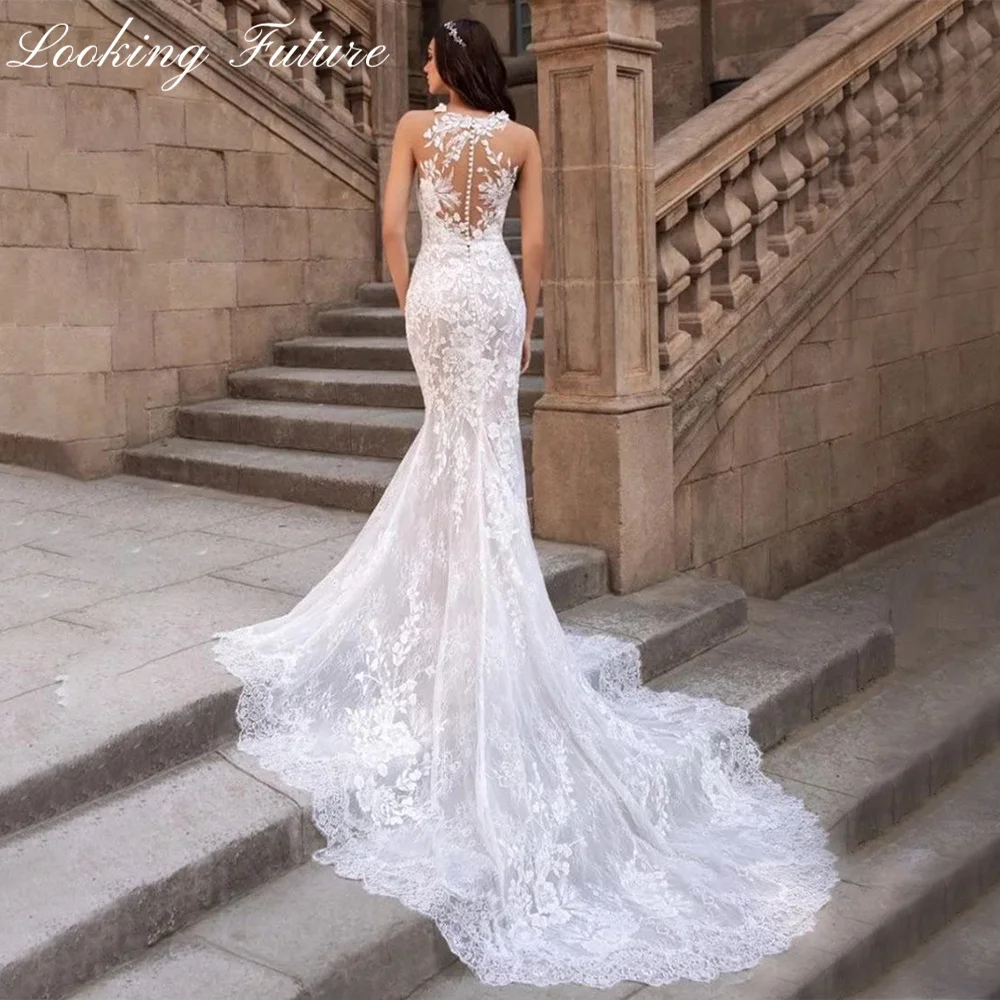 Рисунок 2 - Кружевное свадебное платье с цветочной аппликацией