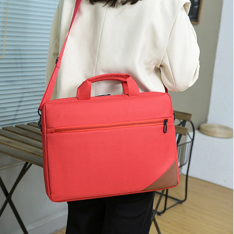 Рисунок 4 - Легкая сумка для ноутбука