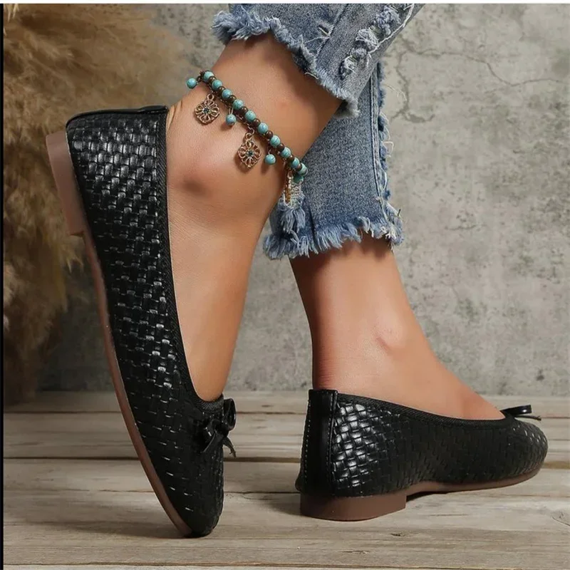 Square toe flat bottom soft leather bow casual fashion shallow mouth comfortable soft sole shoes
