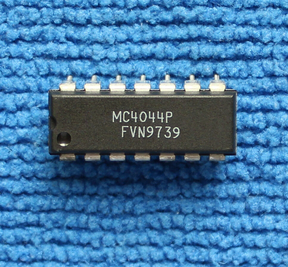 

5pcs/lot MC4044P DIP IN STOCK