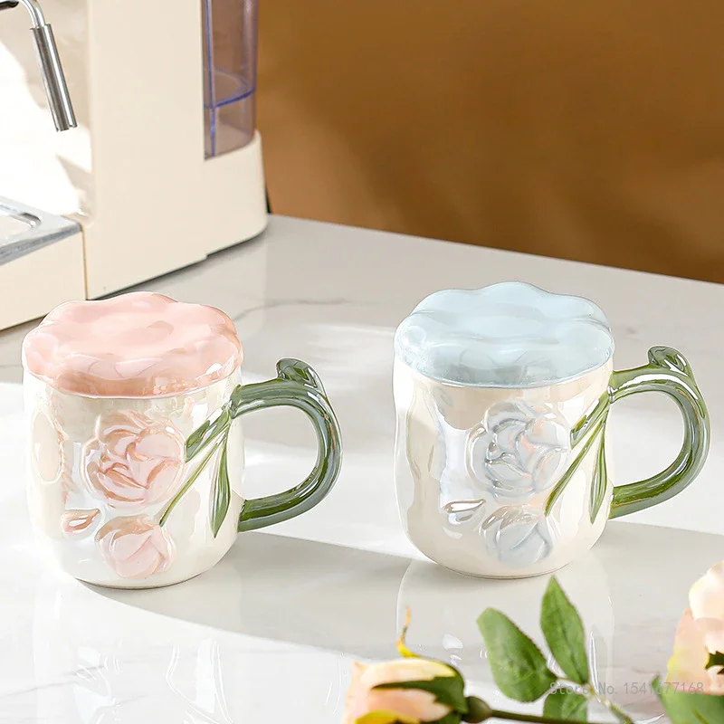 Creative Pearl Glazed Rose Three-dimensional Relief Mug With Lid, 420ML Capacity, Ceramic With Handle Milk Coffee Water Cup, 1Pc