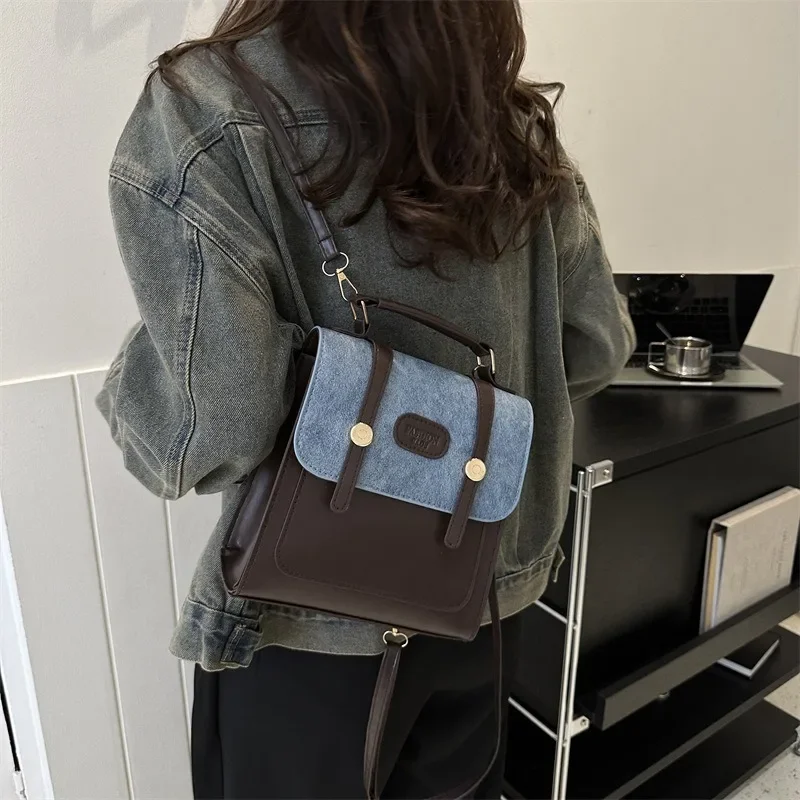 

New Style of Small Female Design Sense Backpack Carrying Schoolbag Korean Version of Leisure Travel Backpack