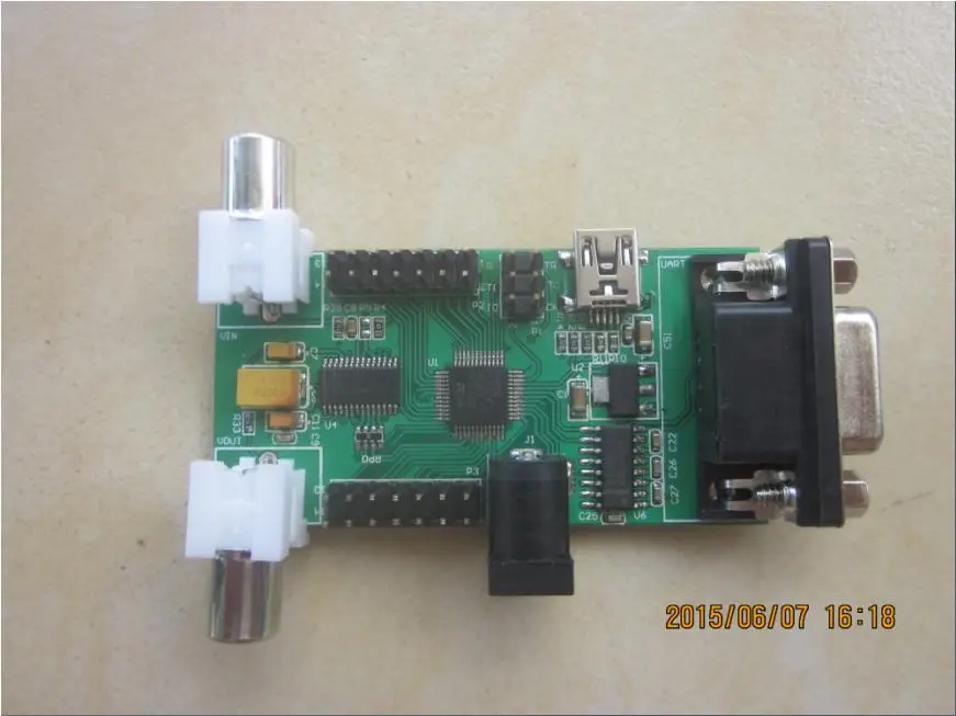 

Минимальная система STM + Max7456 OSD-чип на экранном дисплее, макетная плата