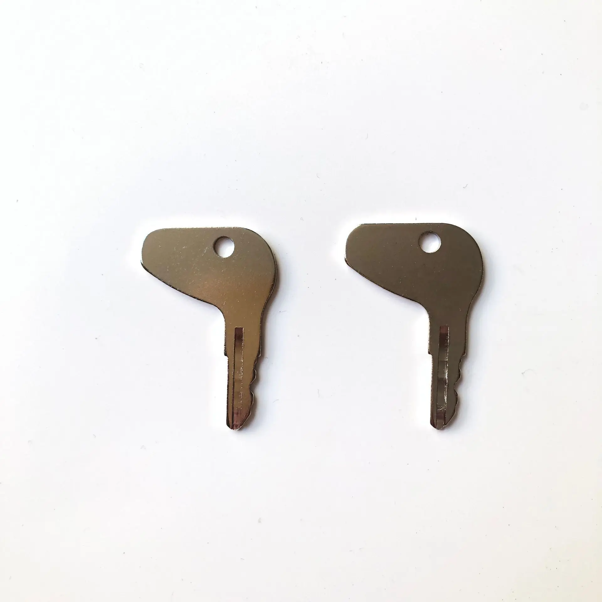 

2PCS H32412 32412 Key For Kubota For Mitsubishi Tractor Mihindra Ignition Starter Switch