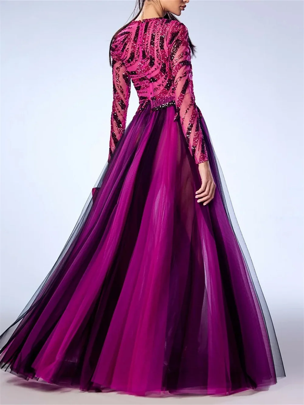 Рисунок 2 - Женское вечернее платье с блестками It's yiiya