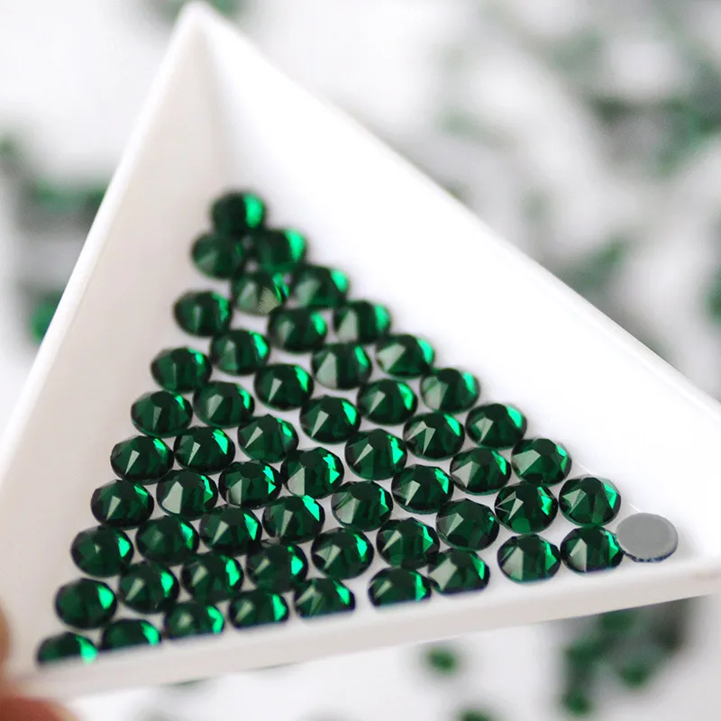 

YANRUO 2088HF Emerald 8Big 8 Small Hotfix Rhinestones Flatback Iron On Crystal DIY Stones Applique Needlework For Clothing