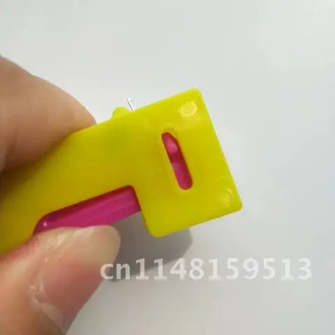 

5pcs Sewing Needle Threader Thimble Thread Tool Threader Elderly Guide Needle Easy Device Automatic Thread Sewing Supplies LFR08