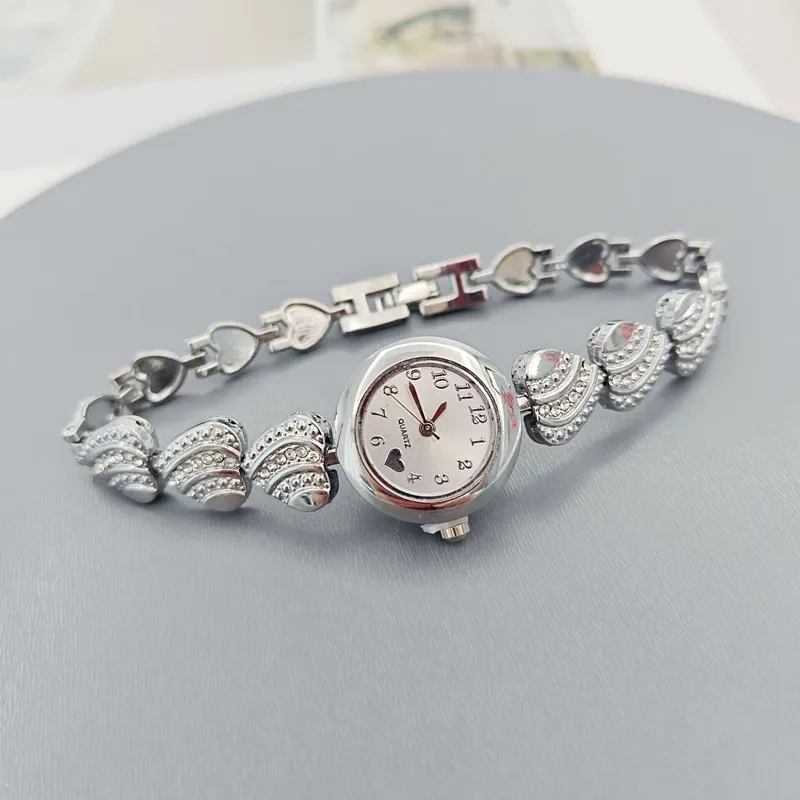 Retro Small Dial Watches for Women with Gemstone, High-quality, Exquisite Heart Bracelet, Ladies' Clock Wristwatch