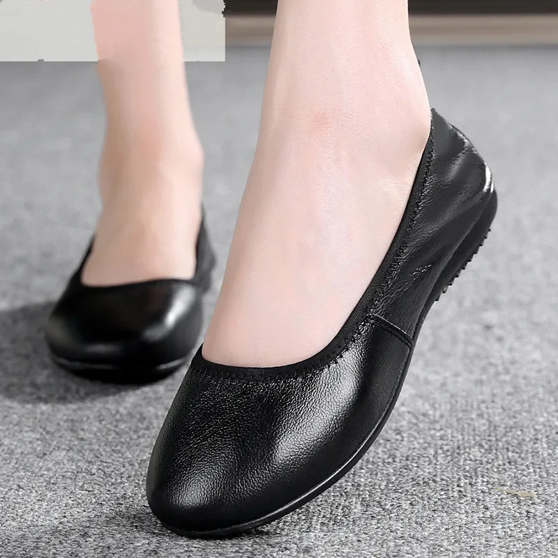 Spring and Autumn Soft Leather Flat Heel Casual Single Shoes Women's Breathable Walking Shoes Mother Shoes Plus Size 34-43
