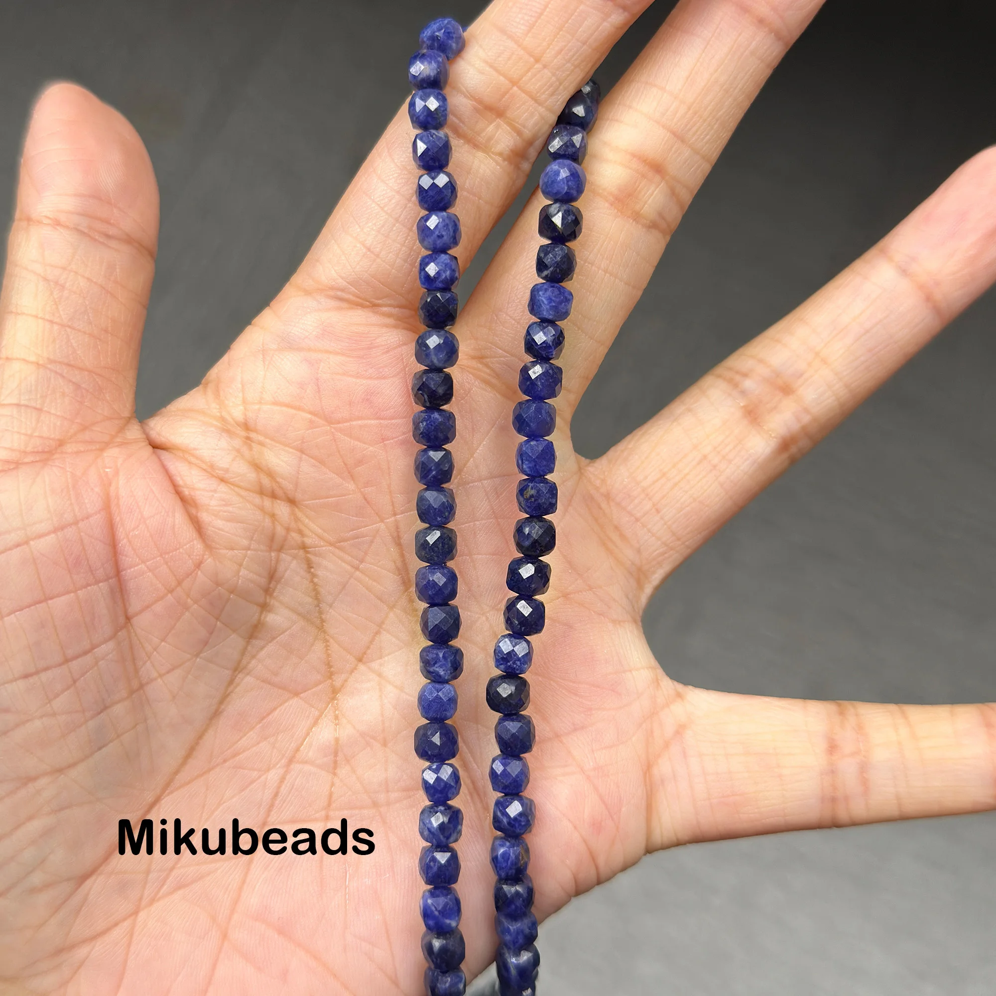 천연 3A 소달라이트 4*4mm 각진 큐브 라운드 비즈 주얼리 DIY 목걸이 팔찌 도매용