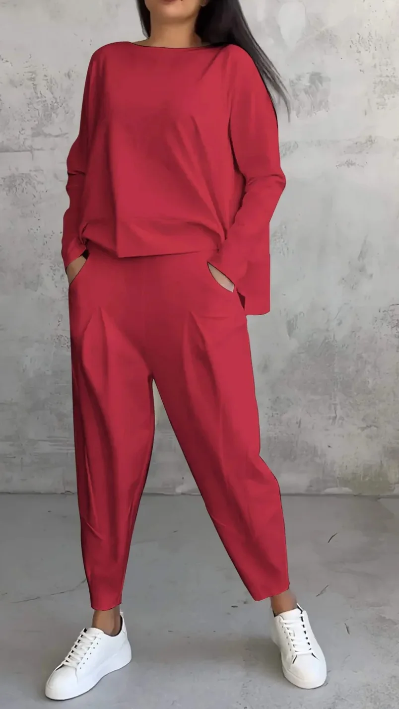 Women’s trousers suit – 2-piece O-neck long sleeve T-shirt with solid color loose trousers and pockets  red