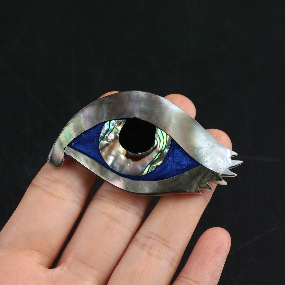 

Women Brooch Natural The Mother Of Pearl Exquisite Eye-Shaped Pendant Brooch For jewelry making DIY Necklace Accessory