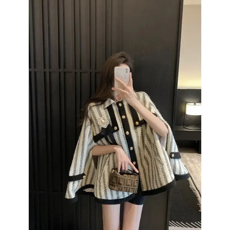 

British Style Wool Poncho Autumn Winter 2024 New Cape Cloak Womens Fashion Warps Jacket Woolen Blends Poncho Coats Q346