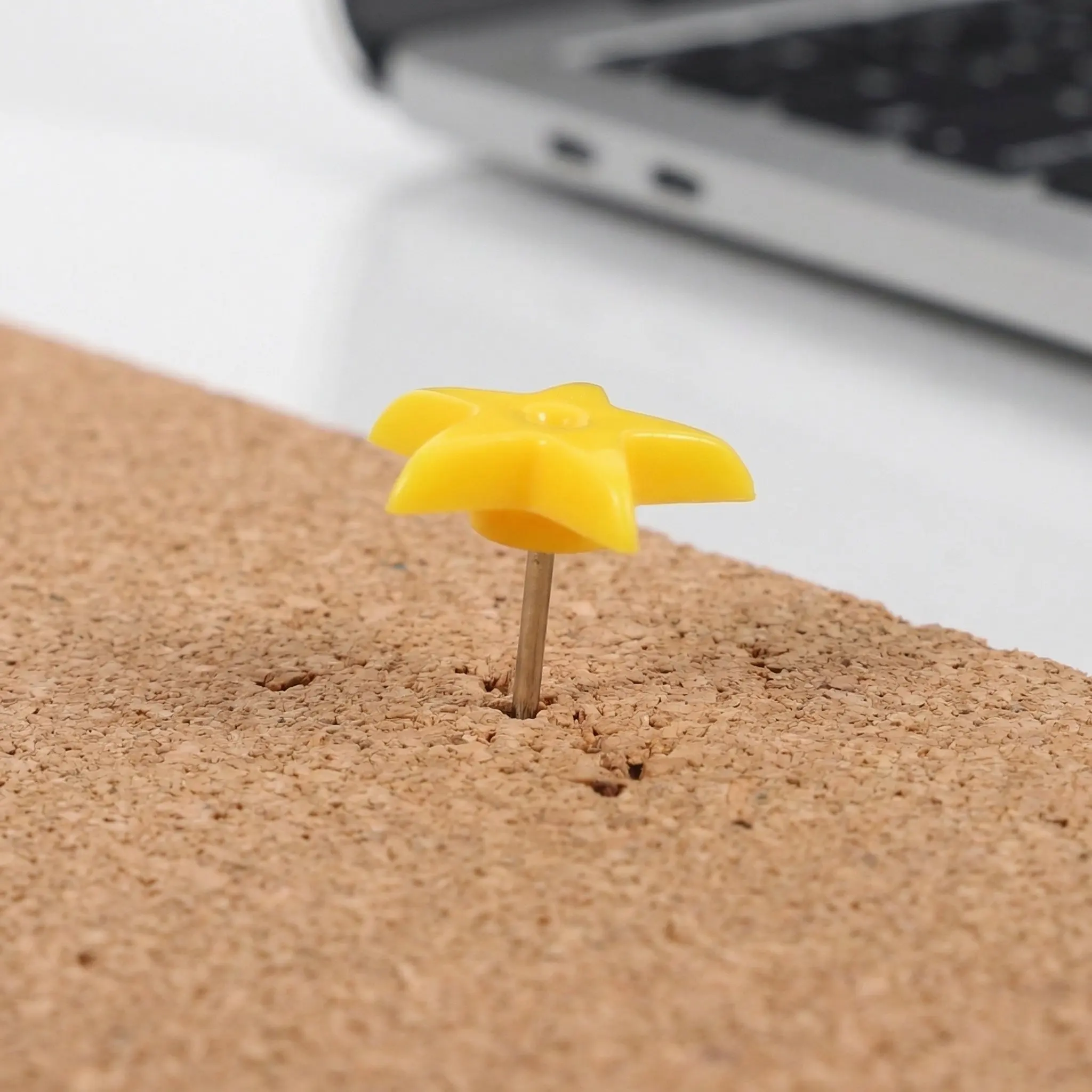 100개 스타 모양 게시판 핀, 밝은 노란색 장 푸시핀, 코르크보드용, 벽 포스터용, 사무실, 학교용 썸타크