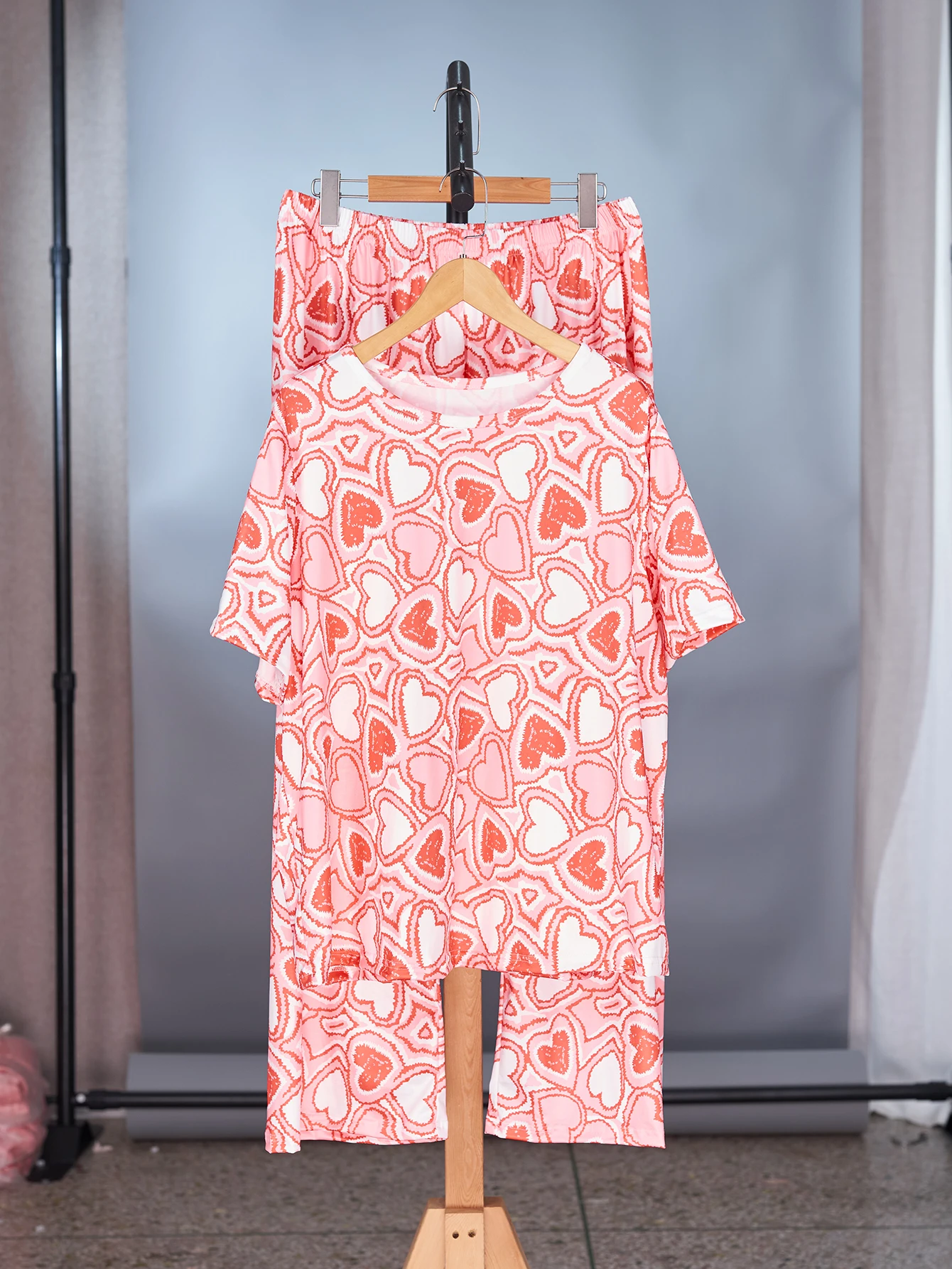 Milk silk material pajamas, home clothes, plus size short sleeved pants set, can be worn externally in sizes 1XL-5XL