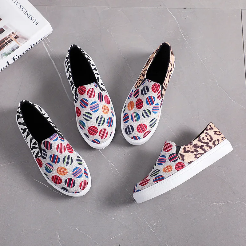 

Женские туфли на плоской подошве, повседневные разноцветные туфли в горошек, весна-лето 2023