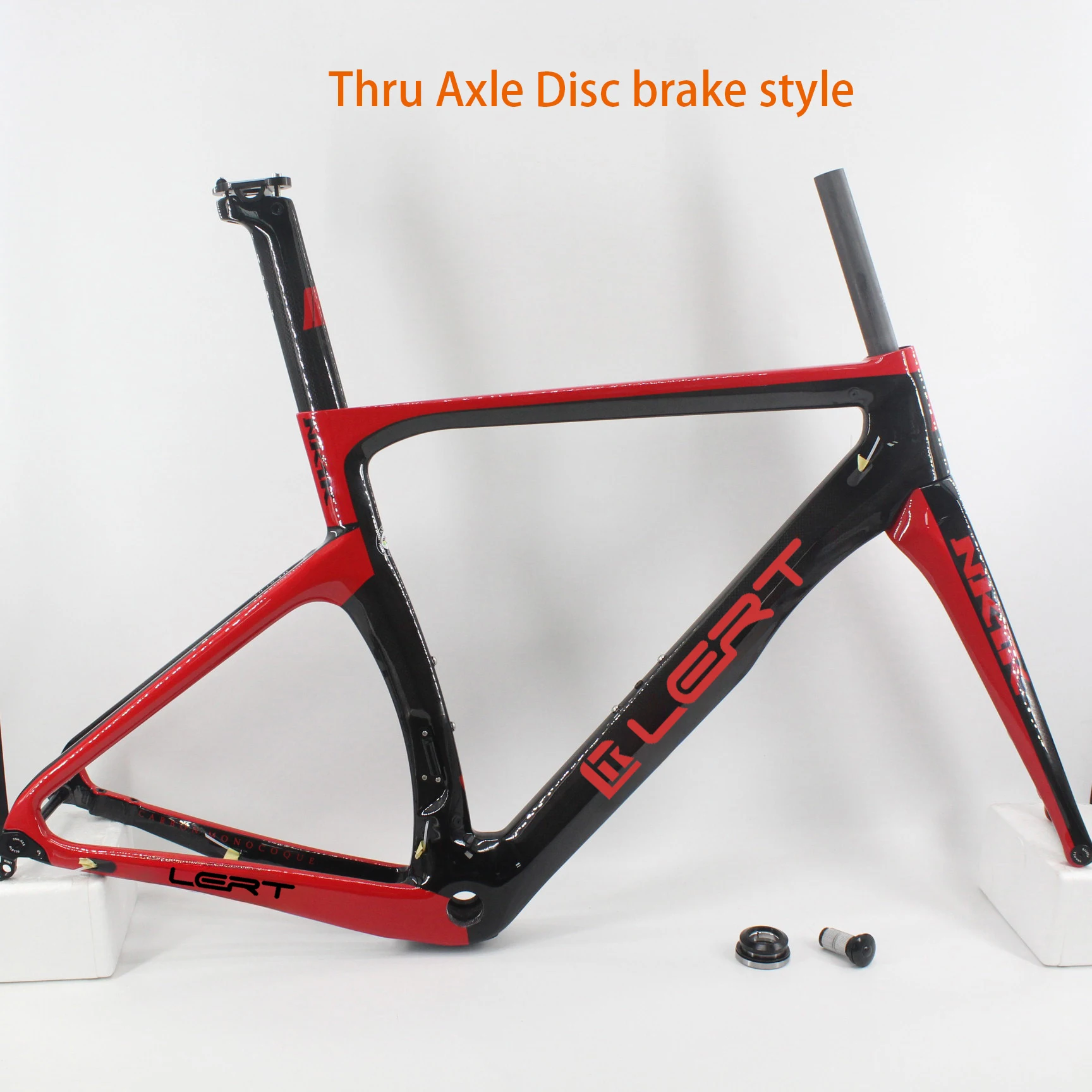 

Newest Red Black 700C Road Bike 3k Full Carbon Fibre Bicycle Thru Axle Disc Brake Frame Carbon Fork+Seatpost+Headsets Free Ship