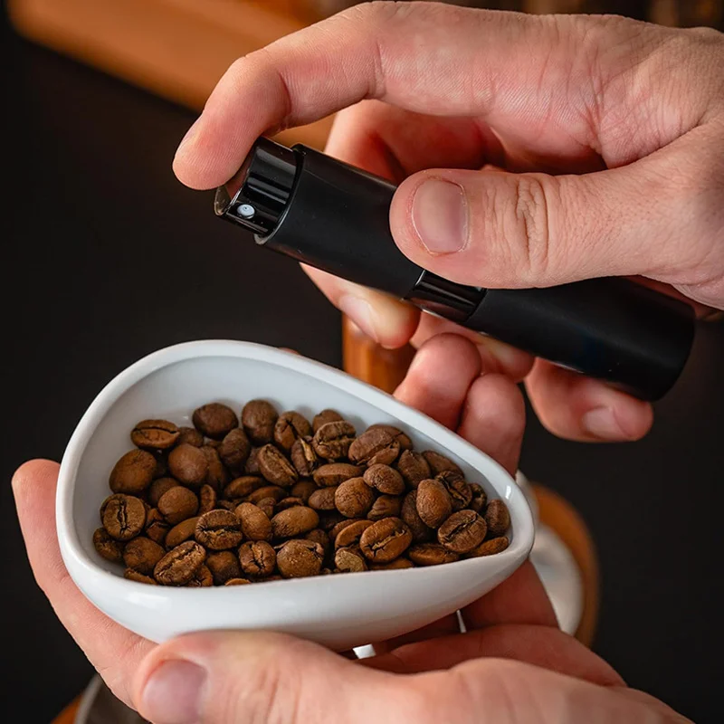 Ziarna kawy tace na kubki i Spray przenośny nawilżacz ochrona przeciwko muchom w proszku i elektryczność statyczna akcesoria do szlifierek Espresso