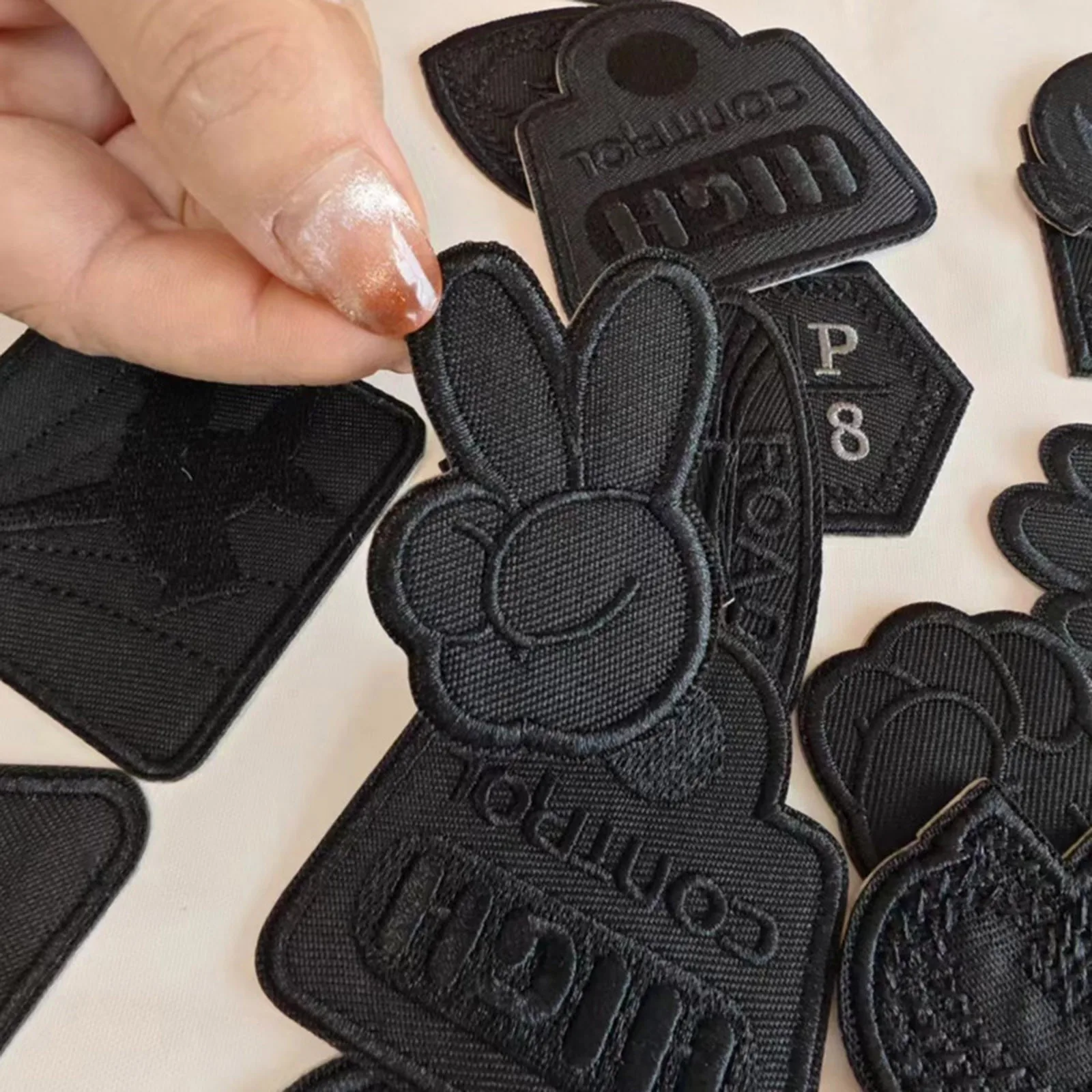 5db Poliészter Sztrájktörő virágos Szív öntapadó patches Hímzés számára Póló ruhák Farmernadrág matricák Ismertető jel diy Összevarrás accessor