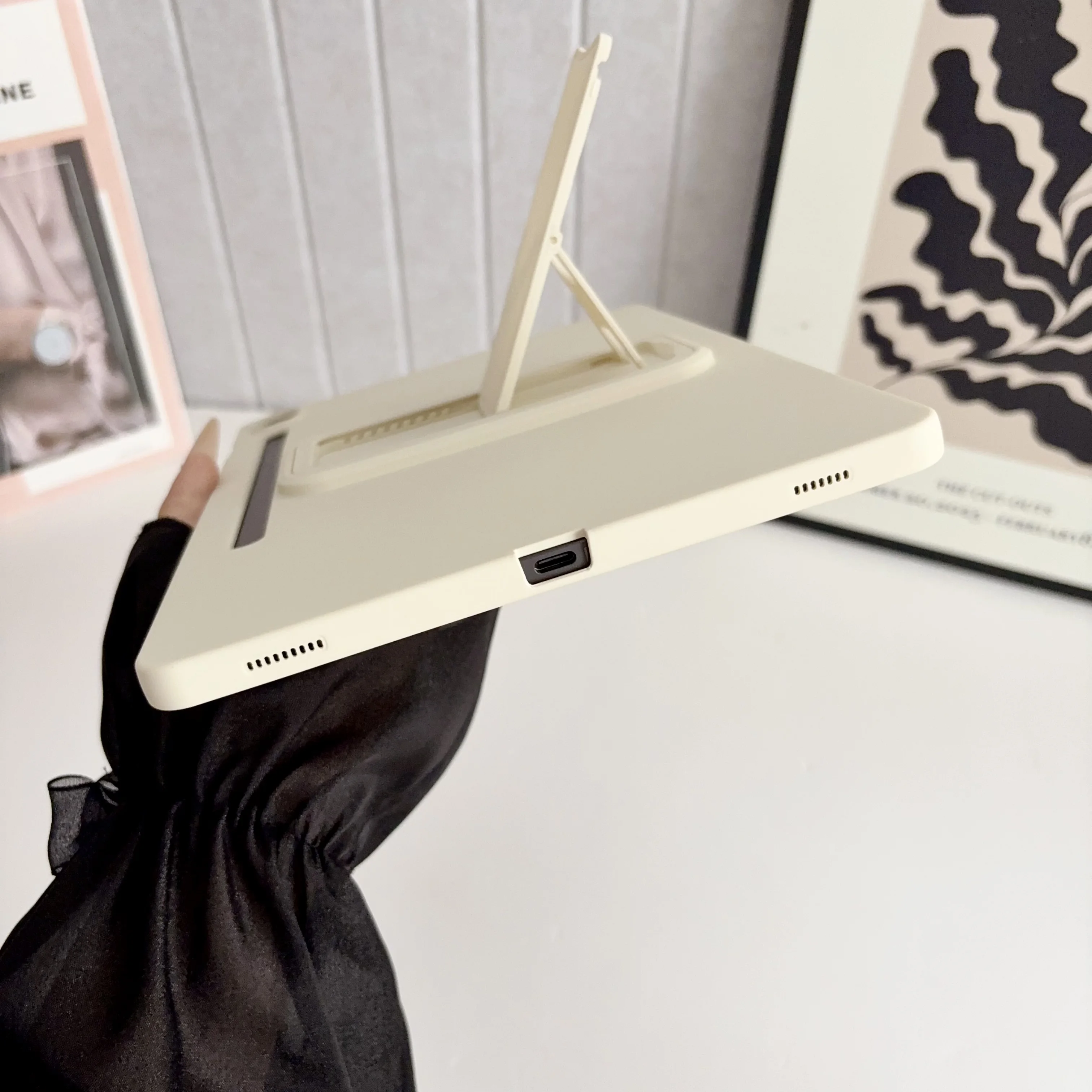 Universal Stand Tablet Case - Premium Protection and Versatile Viewing