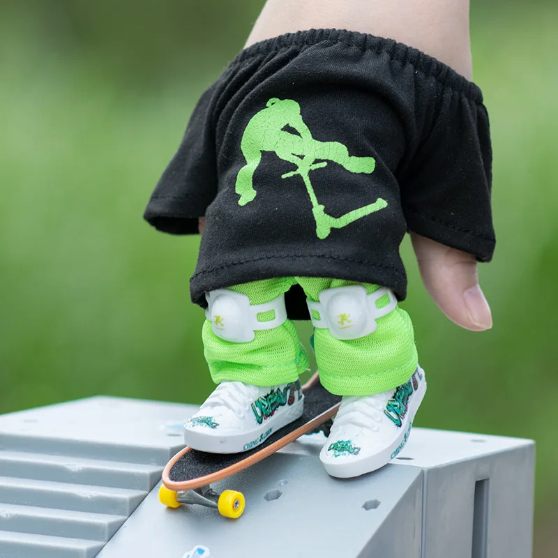 Finger Skateboard Toys Alloy Finger Scooter with Pants Shoes and Tools Gift