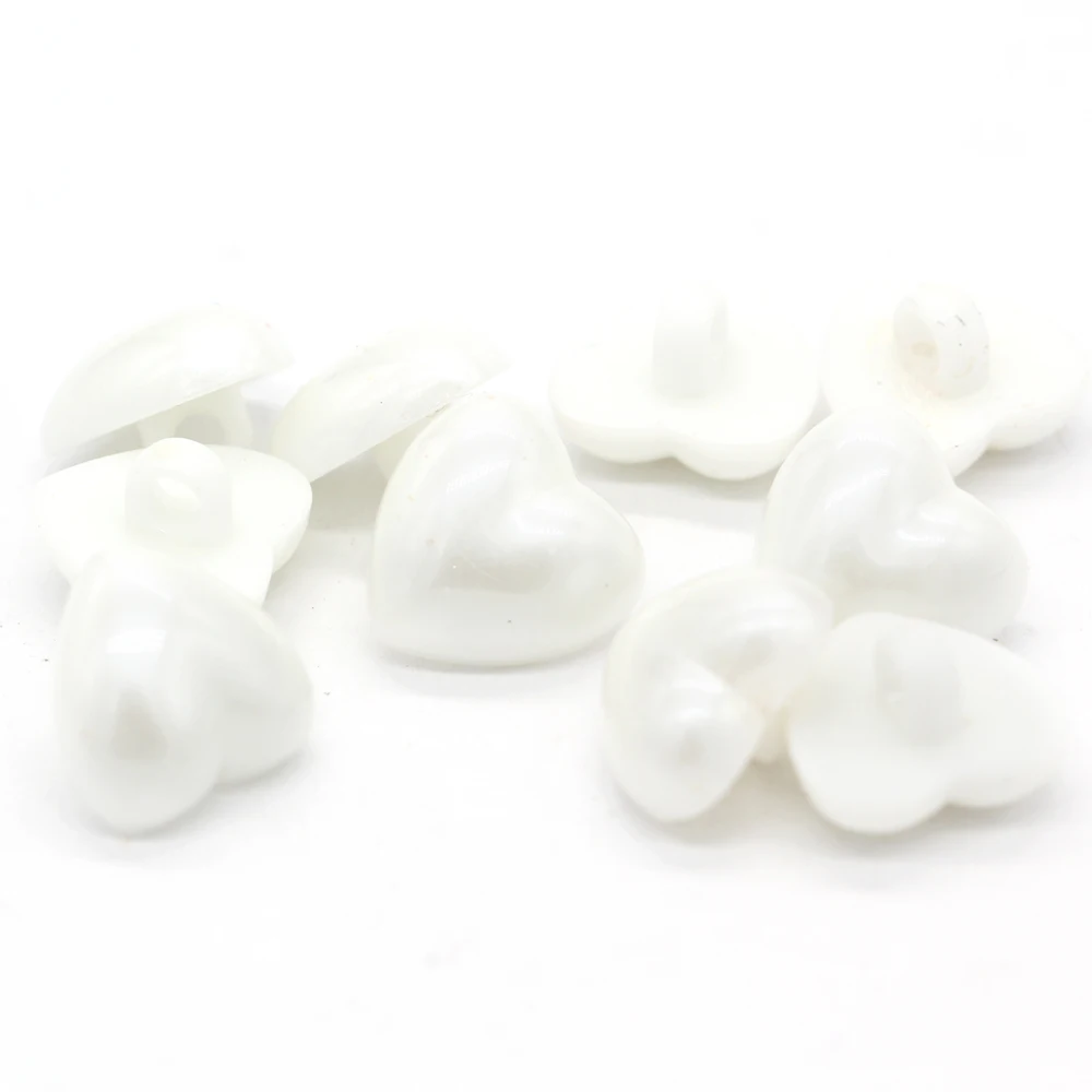 EQUBO 13/15/18/21/25mm White Black Heart Shape Plastic Pearl Buttons for Clothing Large Coat Knitwear Shirt Blouse Handmade Deco 5