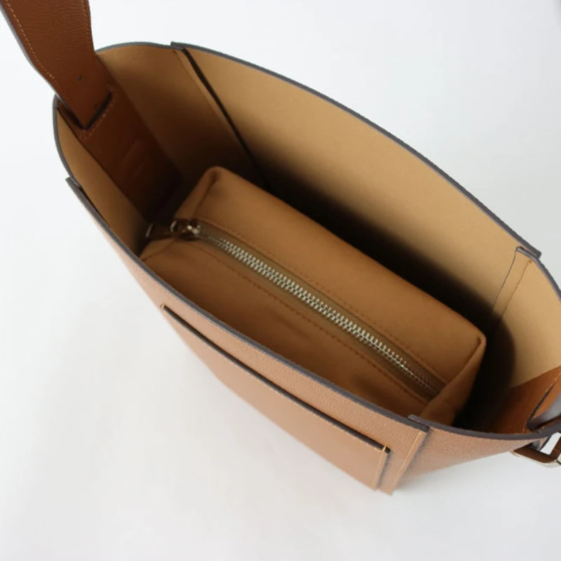 New Women's Cowhide Underarm Tote Bag Designer Bags Luxury Brand Casual All-match Large-capacity One-shoulder Bucket Bag