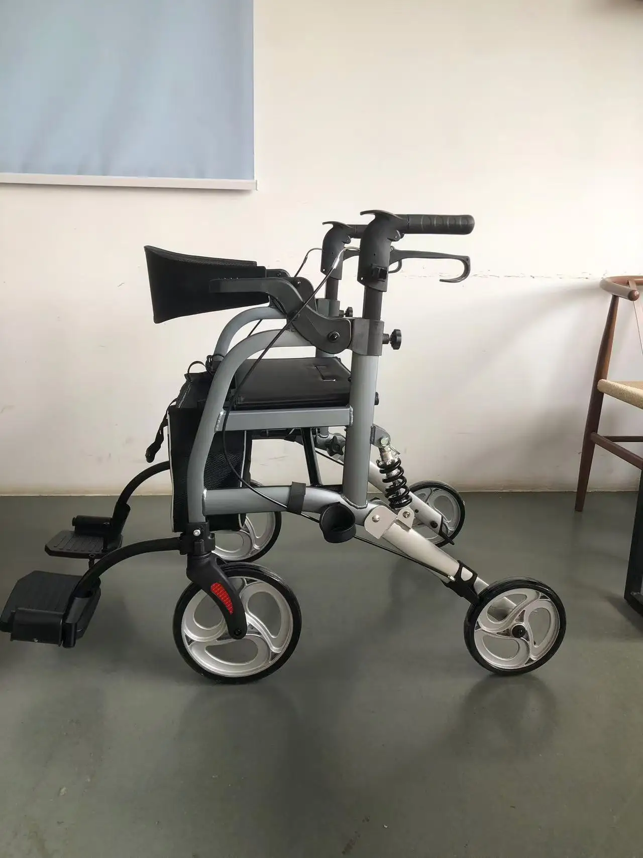 Elderly Rehabilitation Walking Assist Rollator Walker Aluminum Alloy Folding Walker Shopping Mobility Aid Walking Aid 4