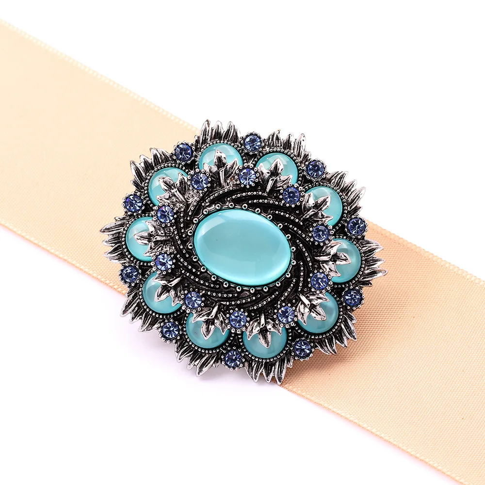 Broche Fantaisie Rose en tissus avec tige métal à Obernai