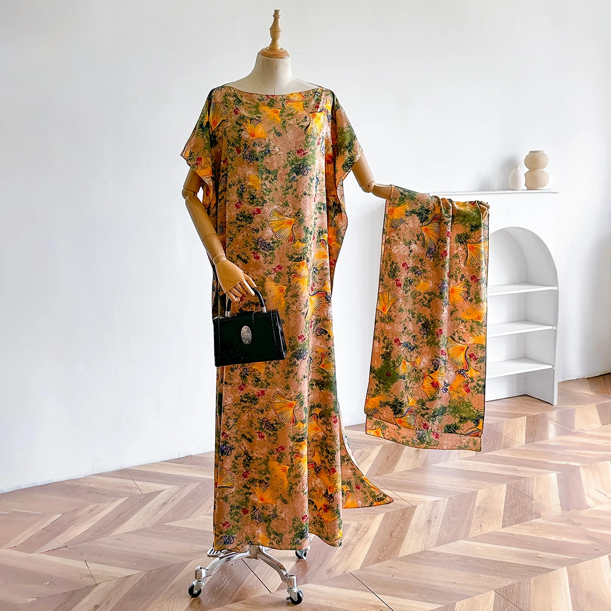 New Fashion Hot Summer Scraves For women Plus Size Luxury Design 2025 Casual Print Vintage Elegant Floral Female Scraf