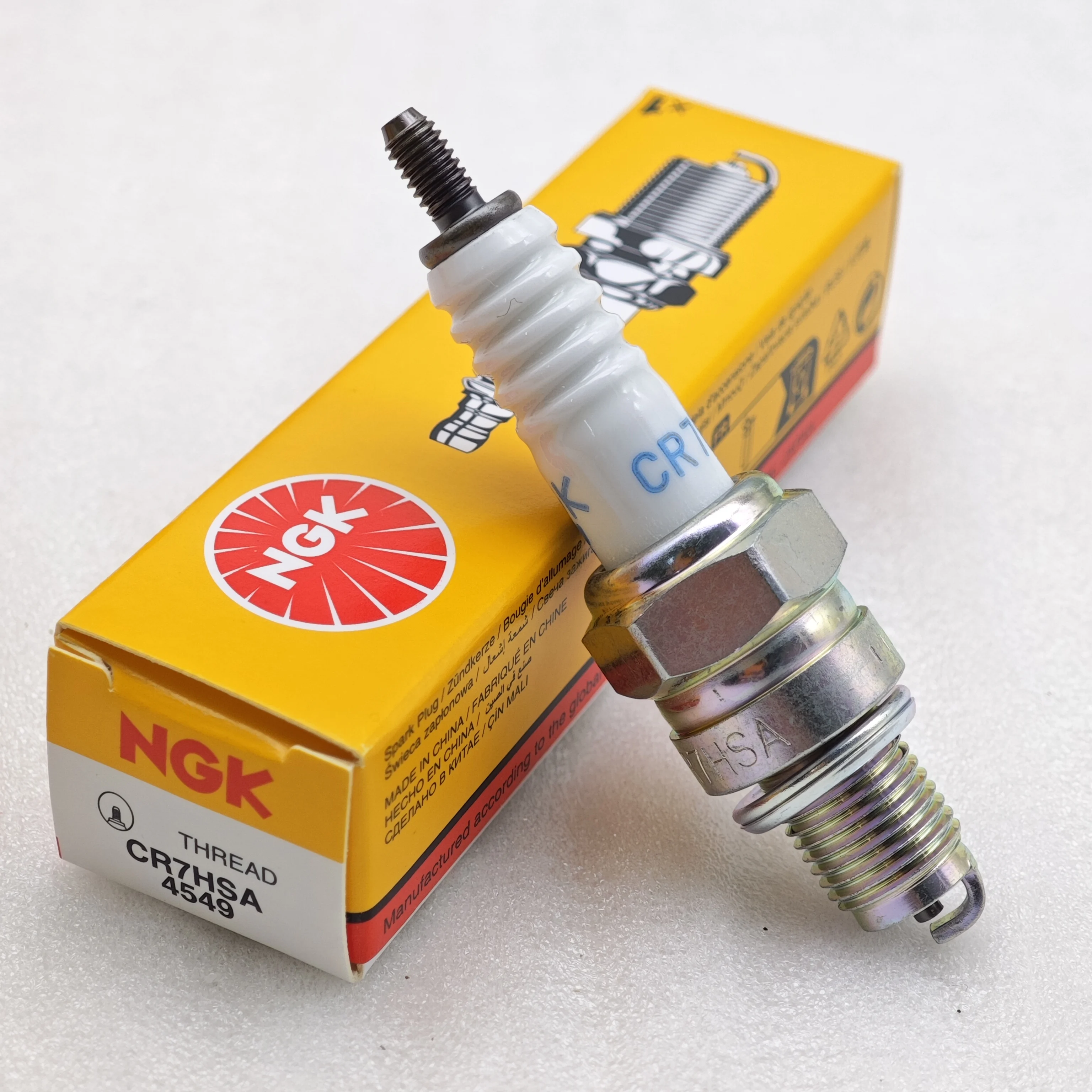 1pcs CR7HSA 4549 NGK Spark Plug spark plug