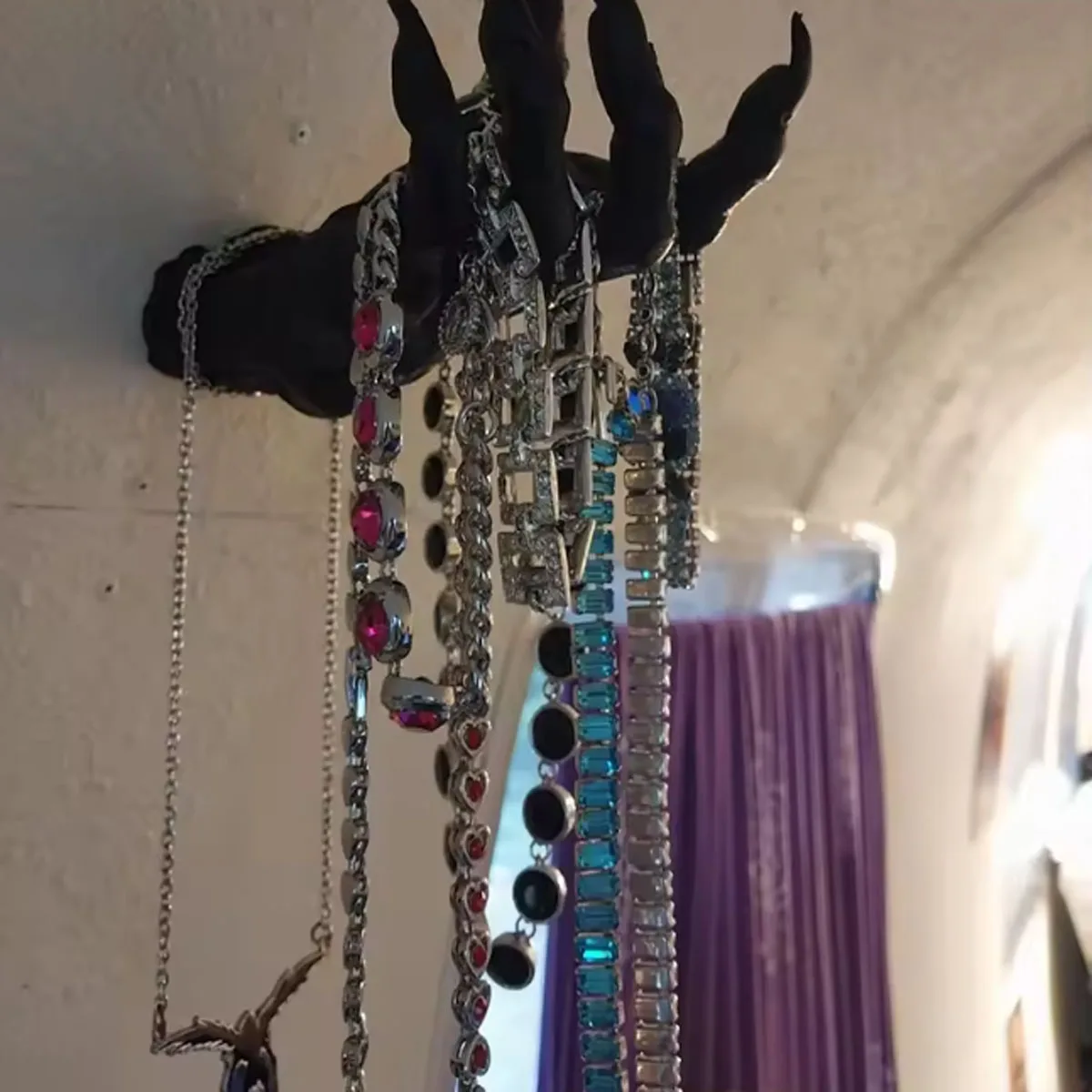 1pc-Black Resin Demon Claw Wall Hanger